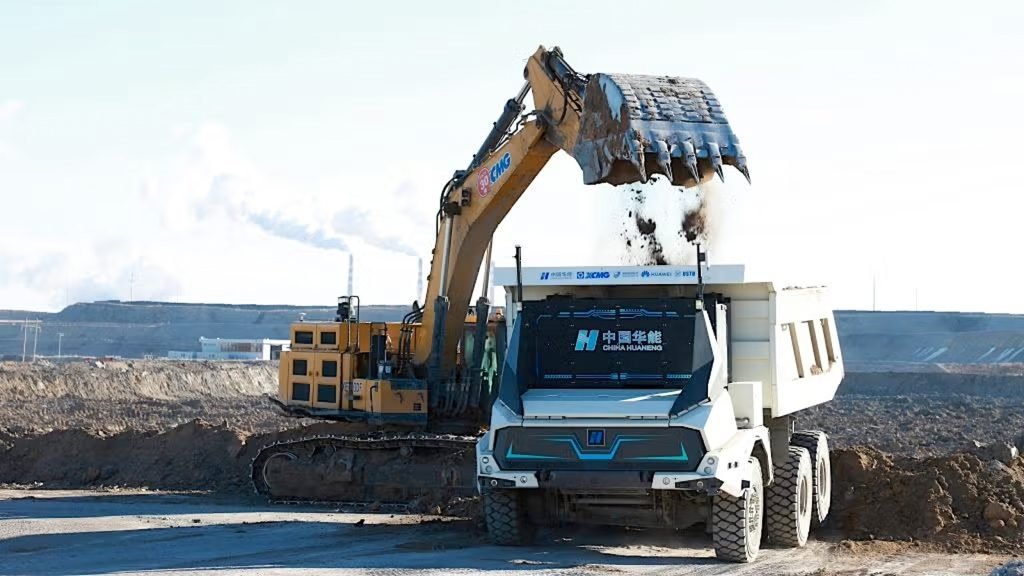 Driverless haul truck being loaded at Yimin mine