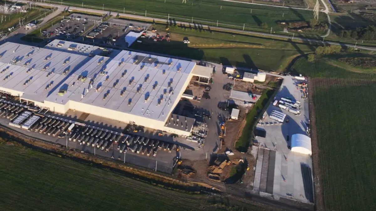 xAI Colossus GPU supercomputer in Memphis Tennessee housing 230,000+ Nvidia chips — world's largest AI compute cluster